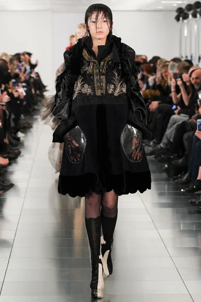 Look 3